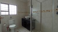Main Bathroom - 7 square meters of property in Honeydew Manor