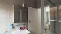 Main Bathroom - 5 square meters of property in Rand Collieries Sh