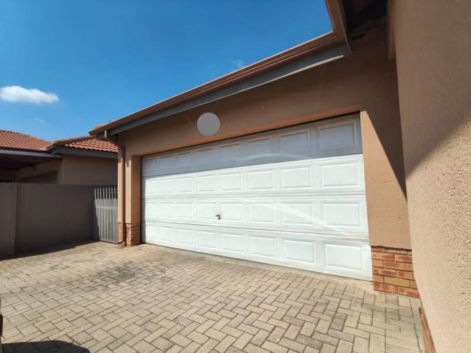 3 Bedroom Simplex for Sale For Sale in Waterval East - MR604201