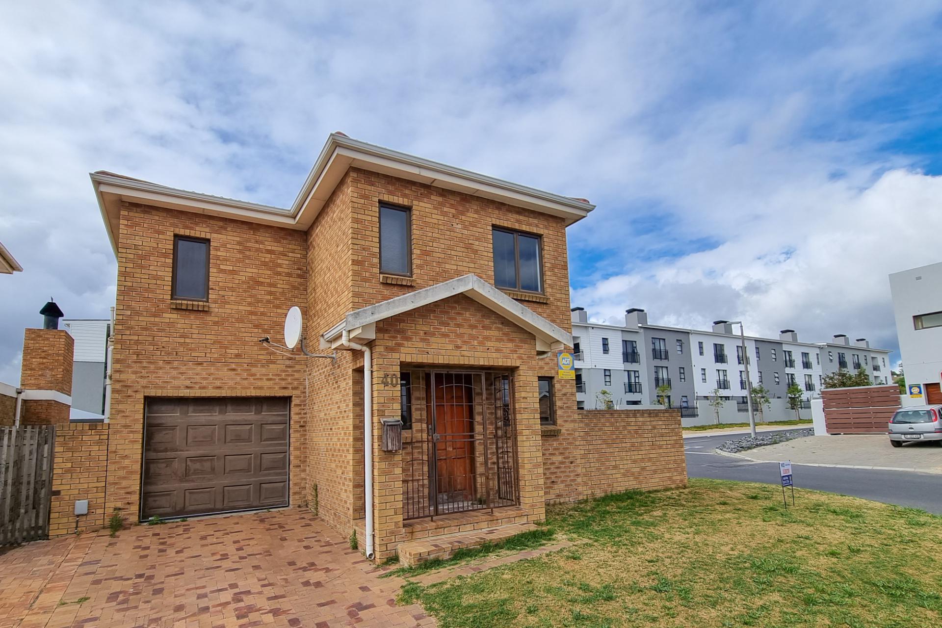 3 Bedroom House for Sale For Sale in Langeberg Glen MR6043