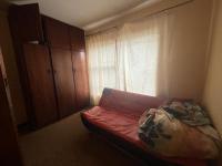 Bed Room 1 of property in Phakamisa