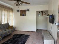 Lounges of property in Phakamisa