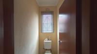 Bathroom 1 - 5 square meters of property in Lakeside