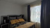 Bed Room 2 - 10 square meters of property in Lakeside