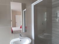 Main Bathroom of property in Port Elizabeth Central