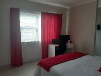 Main Bedroom of property in Port Elizabeth Central