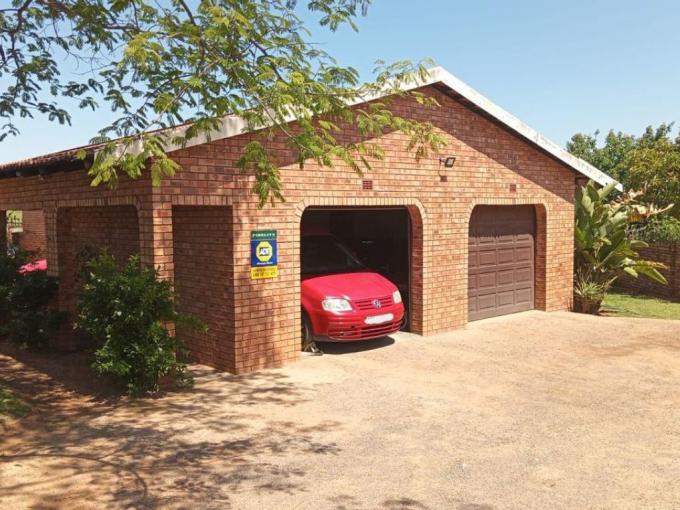 3 Bedroom House for Sale For Sale in Pine Ridge MR604428