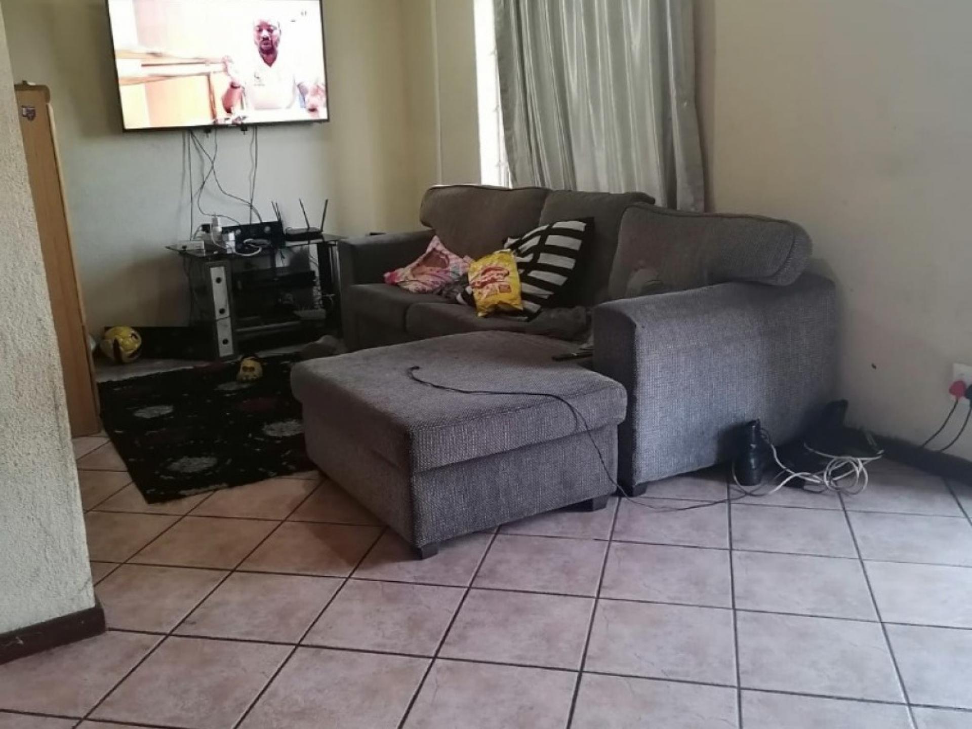  of property in La Montagne