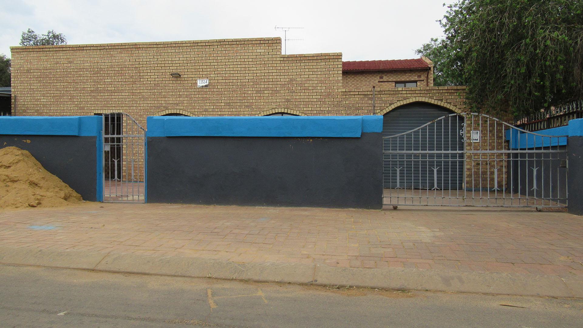 Front View of property in Lenasia