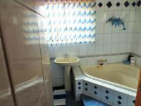 Bathroom 1 of property in Lenasia