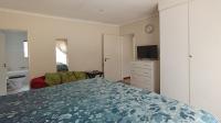 Main Bedroom - 19 square meters of property in Maroeladal