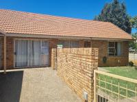 2 Bedroom 1 Bathroom Simplex for Sale for sale in Langenhoven Park