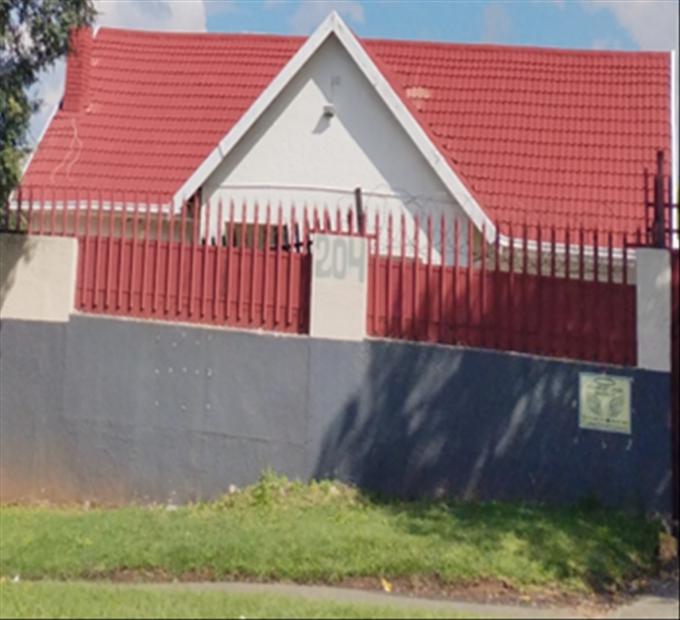 Standard Bank SIE Sale In Execution 3 Bedroom House for Sale in Klipriviersberg - MR604754