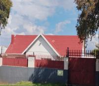 Front View of property in Klipriviersberg