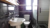 Bathroom 1 - 4 square meters of property in Risecliff