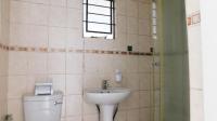 Bathroom 3+ - 3 square meters of property in Risecliff