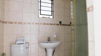 Bathroom 3+ - 3 square meters of property in Risecliff