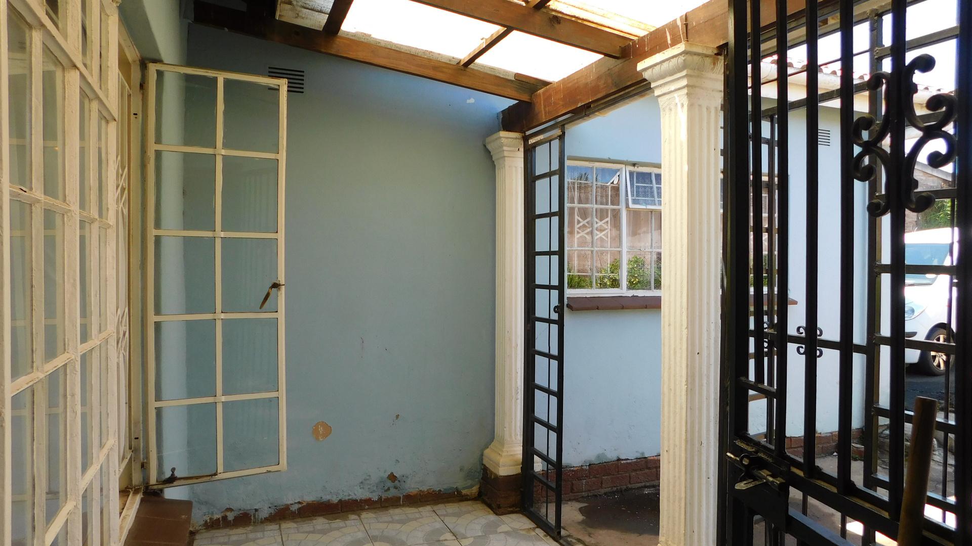 Patio - 9 square meters of property in Edendale-KZN