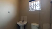 Bathroom 1 - 5 square meters of property in Strubenvale