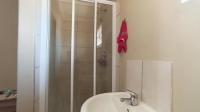 Main Bathroom - 3 square meters of property in Strubenvale