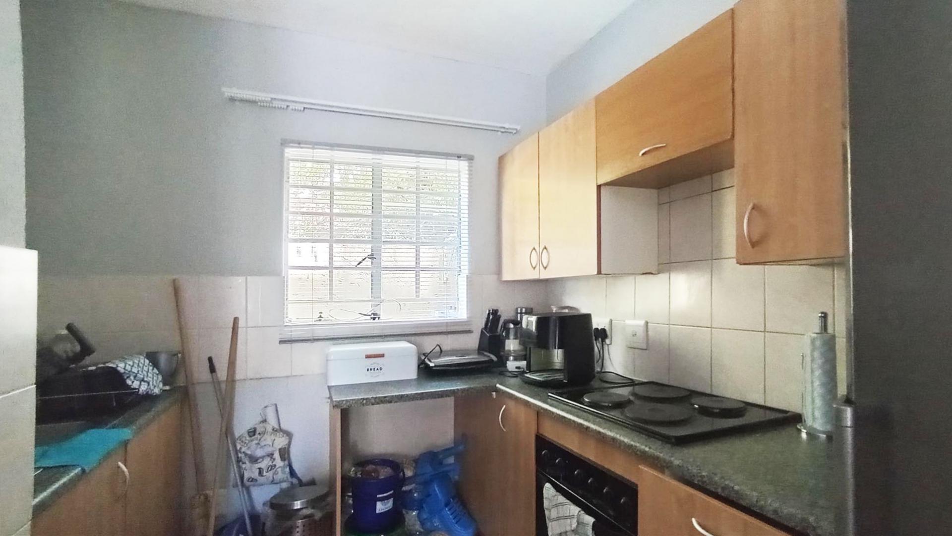 Kitchen - 9 square meters of property in La Montagne