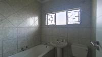 Bathroom 1 - 4 square meters of property in Dalpark