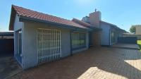 3 Bedroom 2 Bathroom House for Sale for sale in Dalpark