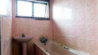 Bathroom 1 - 5 square meters of property in Hillgrove