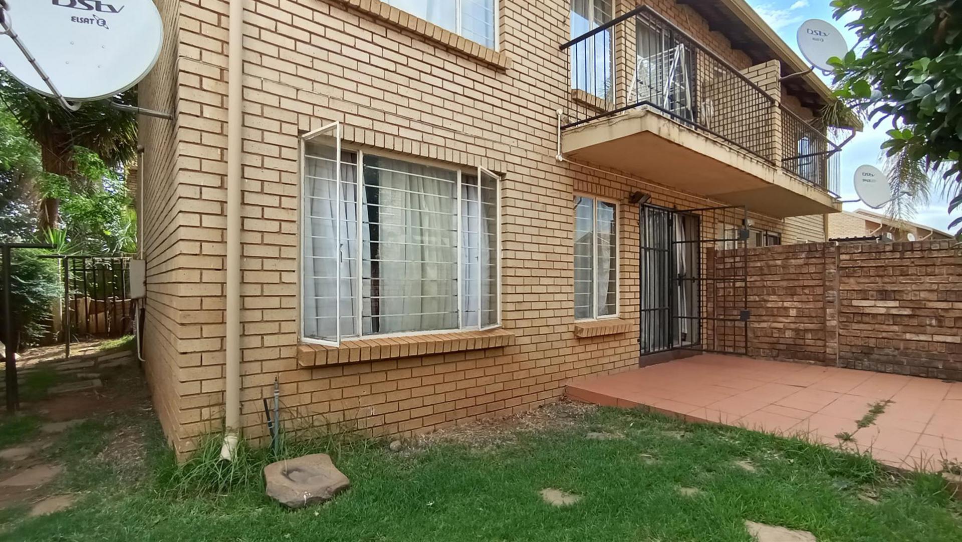 Backyard of property in Willow Park Manor