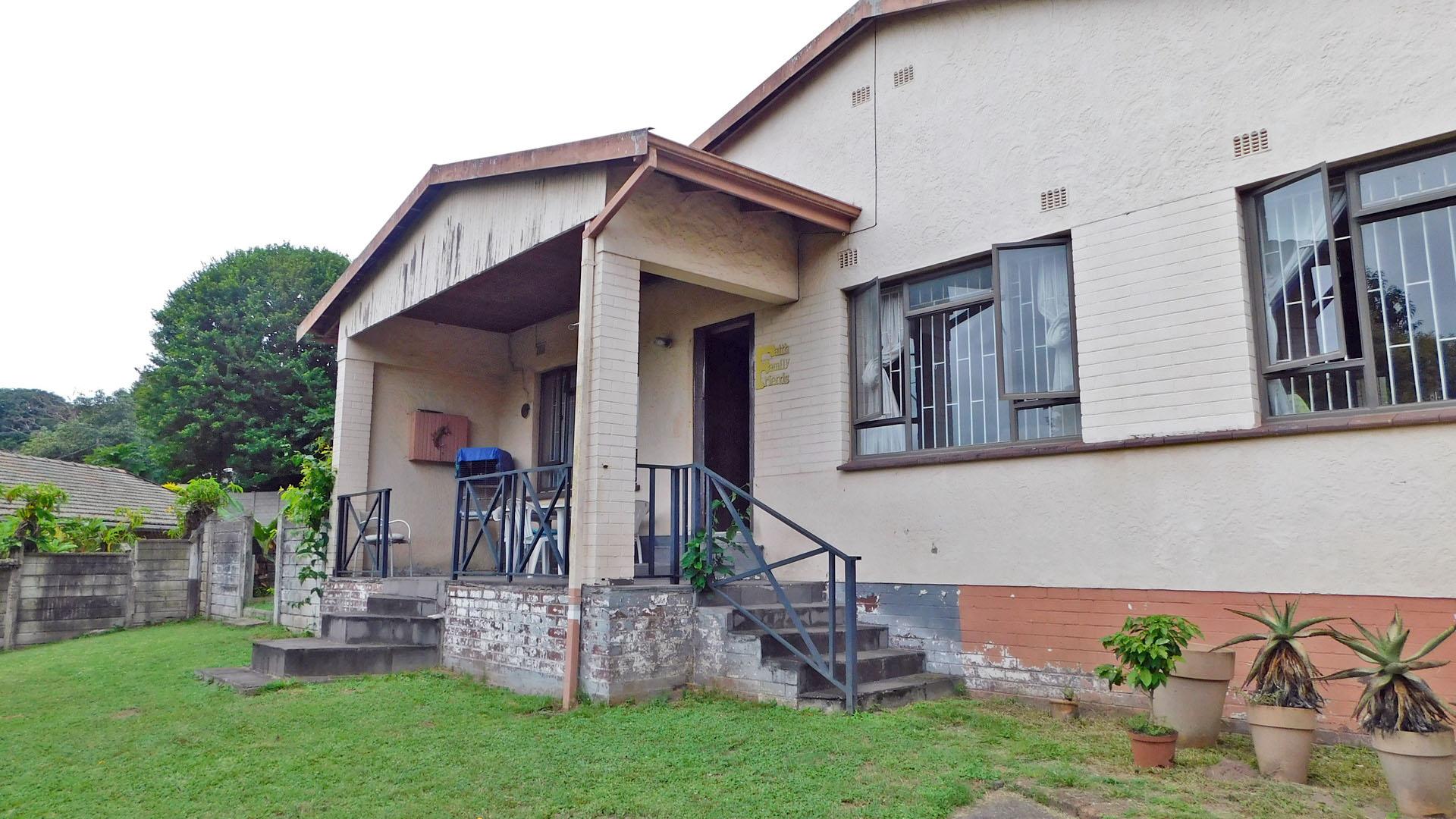 Front View of property in Farningham Ridge