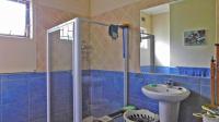 Main Bathroom - 8 square meters of property in Farningham Ridge
