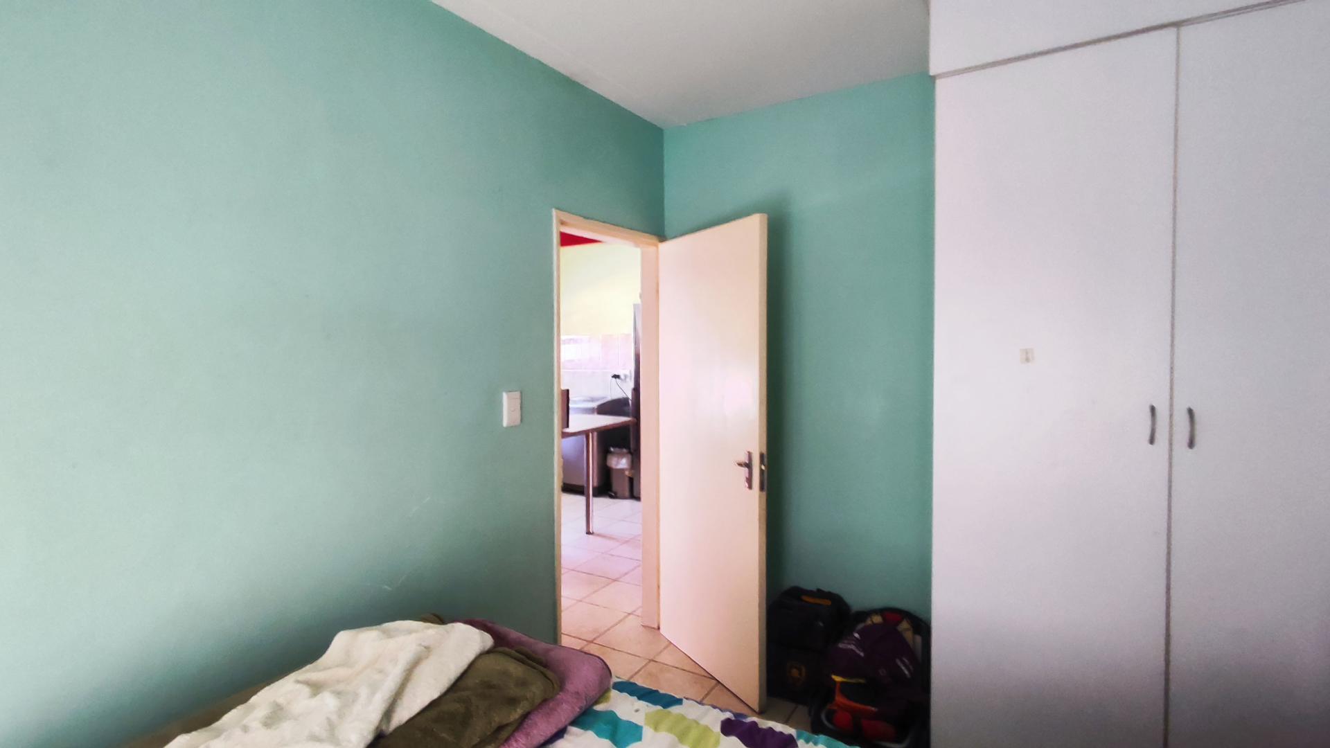 Bed Room 2 - 10 square meters of property in Parkrand