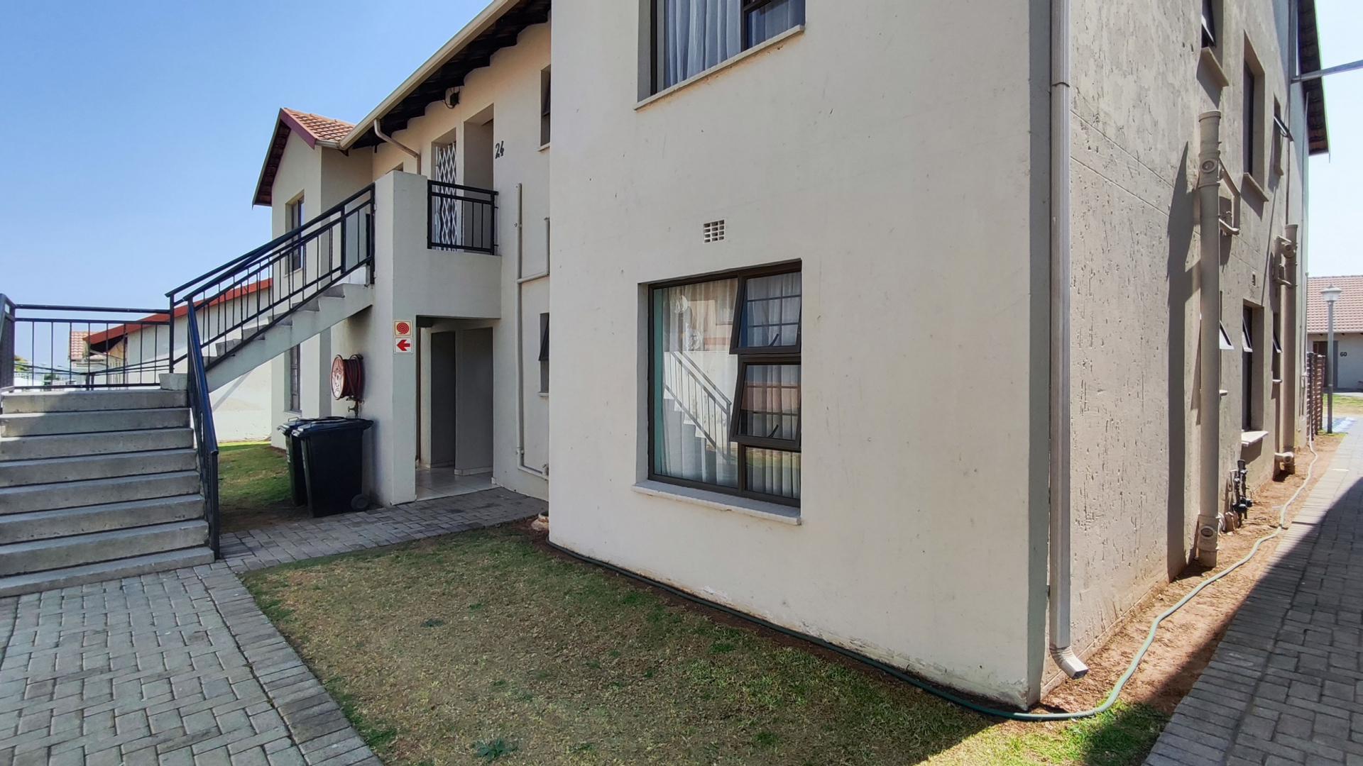 Front View of property in Parkrand