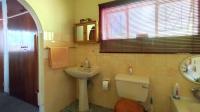 Main Bathroom - 8 square meters of property in Dorandia