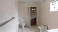 Bathroom 1 - 10 square meters of property in Athlone Park