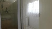 Bathroom 3+ - 25 square meters of property in Athlone Park