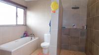 Bathroom 3+ - 25 square meters of property in Athlone Park