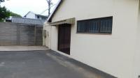 Flatlet - 80 square meters of property in Athlone Park
