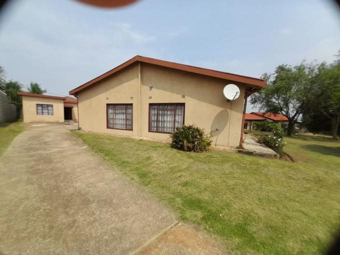 4 Bedroom House for Sale For Sale in Piet Retief - MR605295