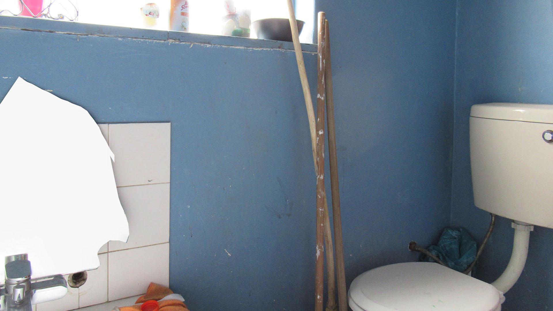 Staff Bathroom - 4 square meters of property in Kloofendal