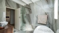 Main Bathroom - 8 square meters of property in Kloofendal