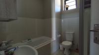 Bathroom 1 - 6 square meters of property in Rooihuiskraal North