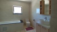 Main Bathroom - 9 square meters of property in Summerset