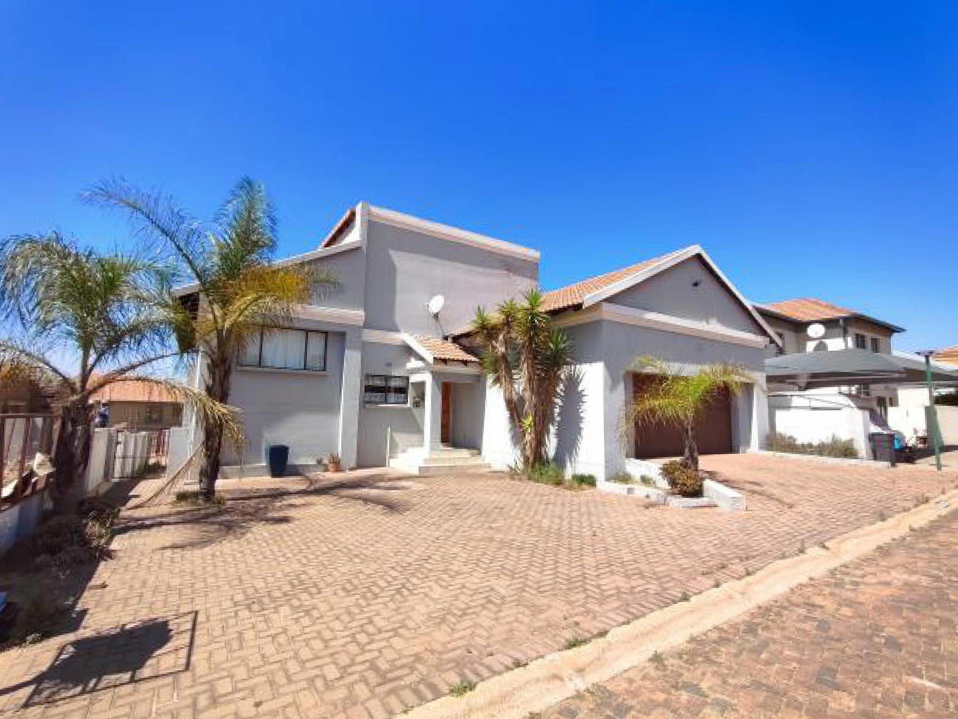 Front View of property in Kungwini Country Estate