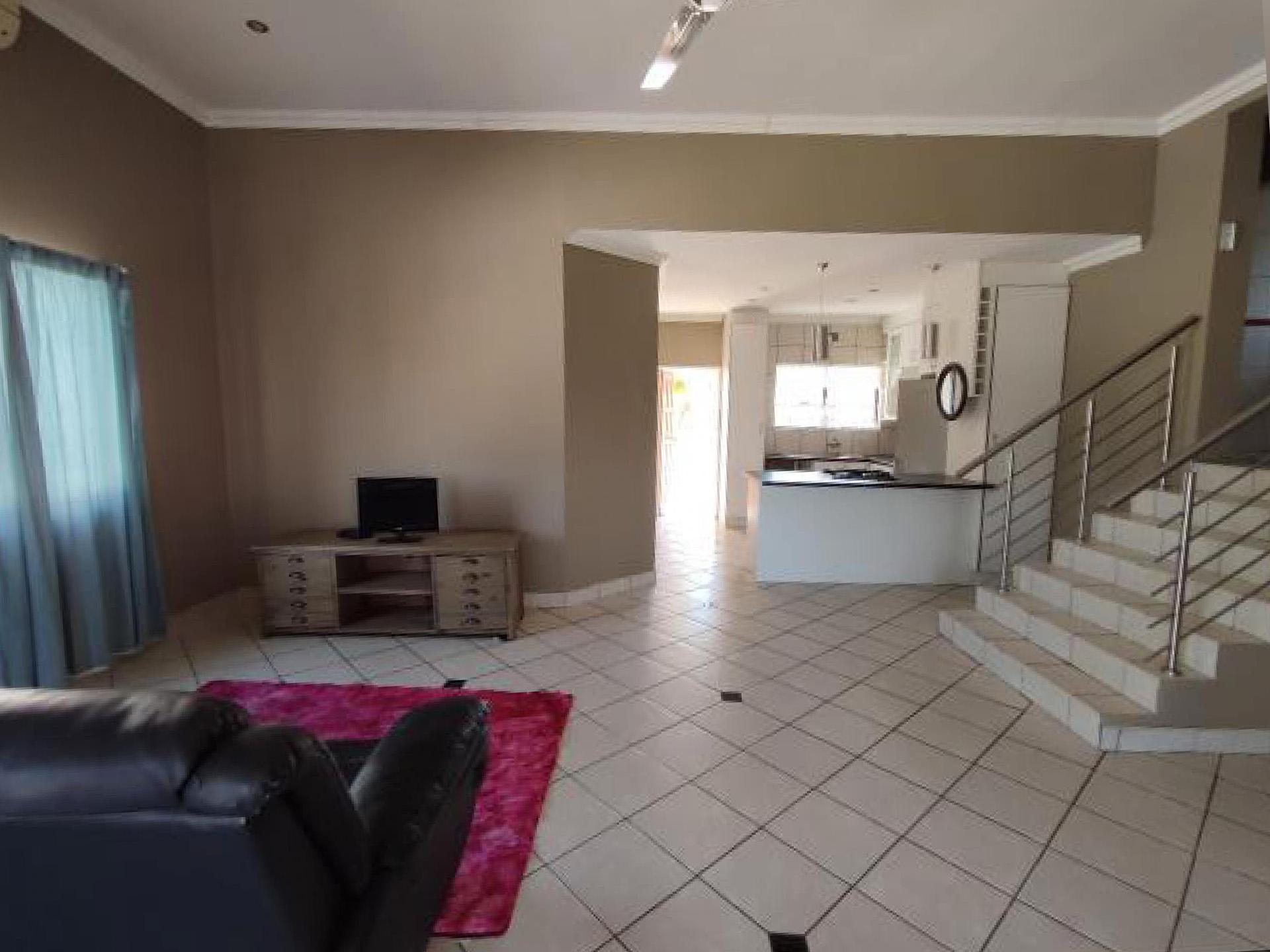 Lounges of property in Kungwini Country Estate