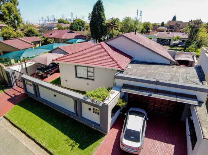 3 Bedroom House for Sale For Sale in Meredale - MR605617