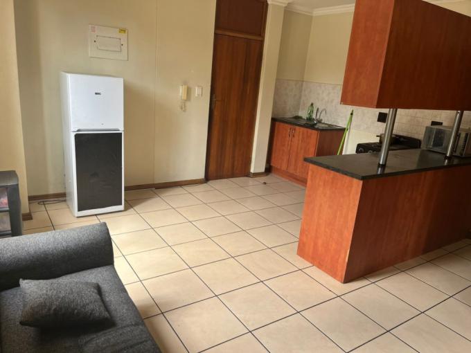 2 Bedroom Apartment to Rent in Hillcrest - Property to rent - MR605830