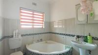 Bathroom 1 - 5 square meters of property in Winchester Hills