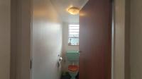 Bathroom 1 - 6 square meters of property in Dalpark