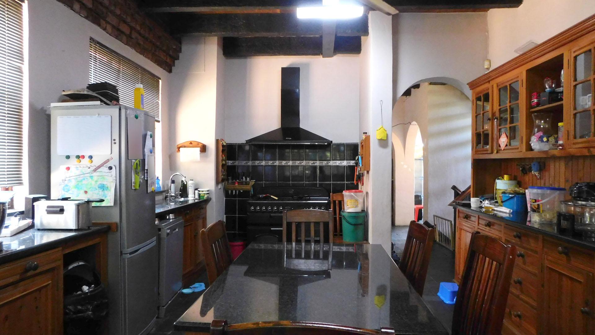Kitchen - 31 square meters of property in Kingsburgh